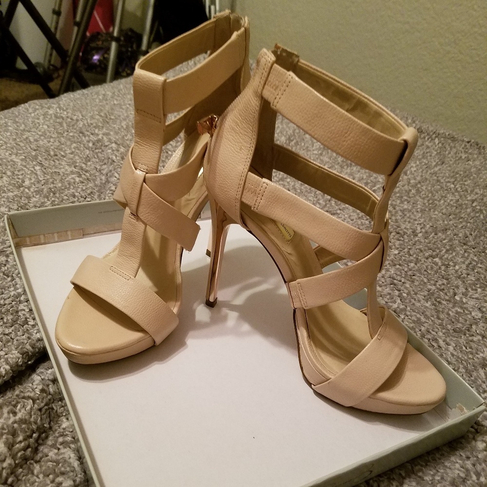Heels - Picture 2 of 5